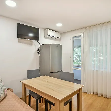 Apartman Hideout In Heart Of With Wifi *